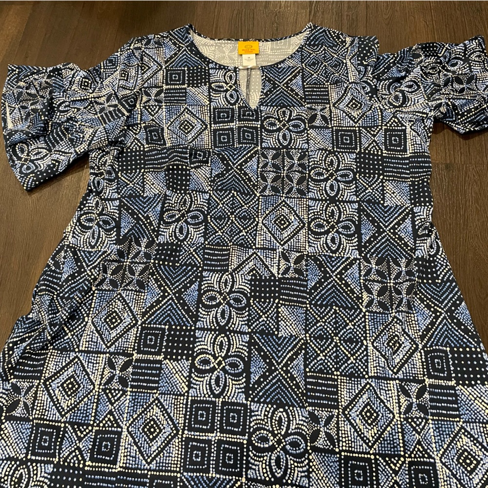 Women’s short sleeved dress